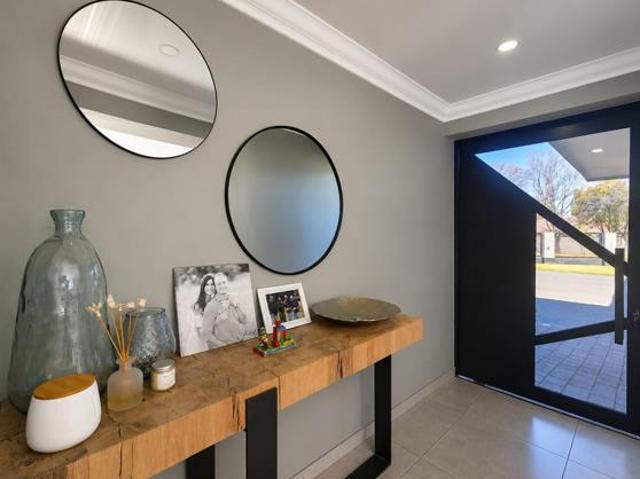 5 Bedroom House in Flamwood