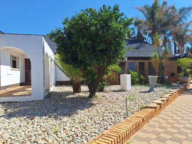 5 Bedroom House in Flamwood