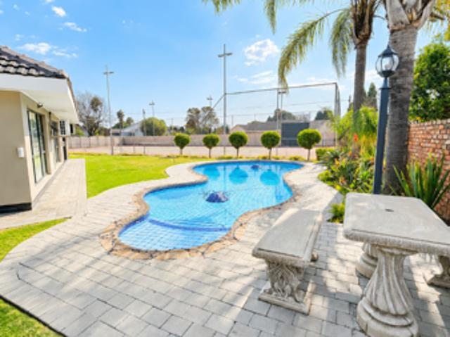 5 Bedroom House in Flamwood