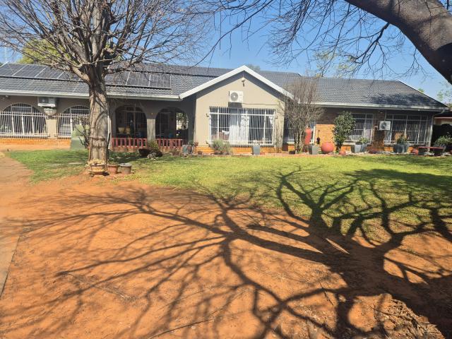 5 Bedroom House in Flamwood