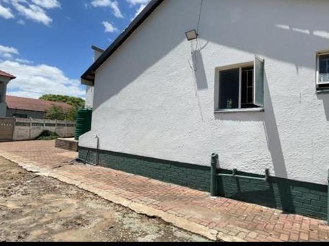 5 Bedroom House in Flora Park