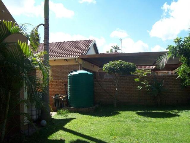5 Bedroom House in Flora Park