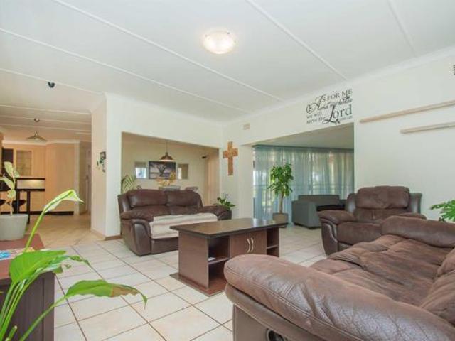 5 Bedroom House in Florida Park