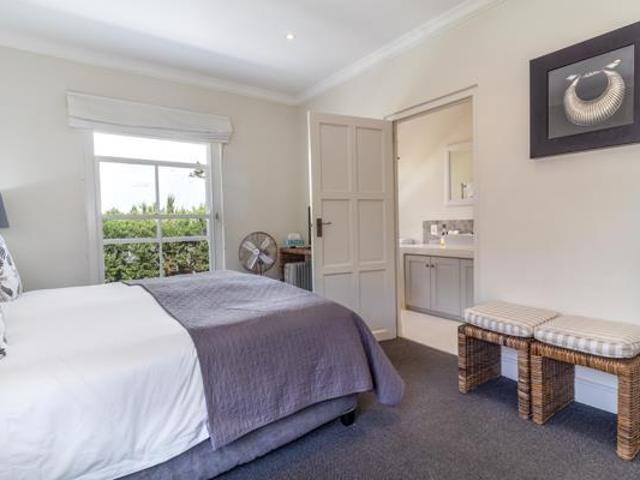 5 Bedroom House in Franschhoek
