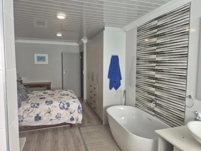 5 Bedroom House in Franskraal