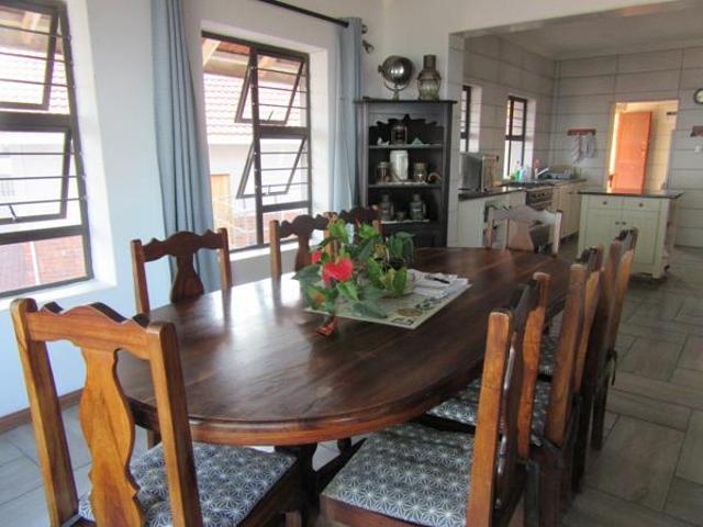5 Bedroom House in Freeland Park