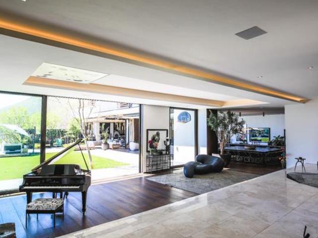5 Bedroom House in Fresnaye
