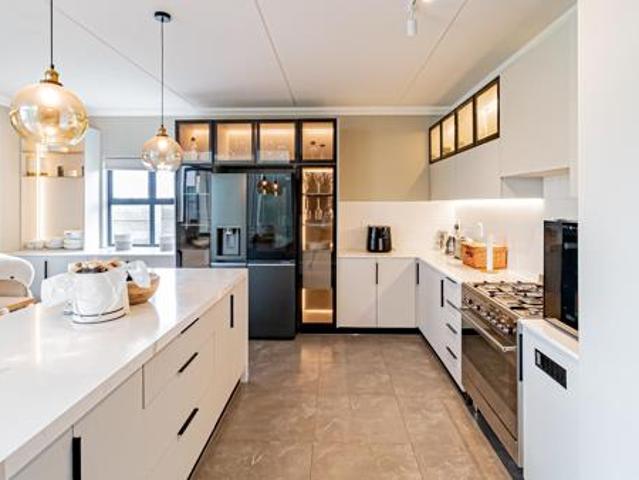 5 Bedroom House in Knoppieslaagte