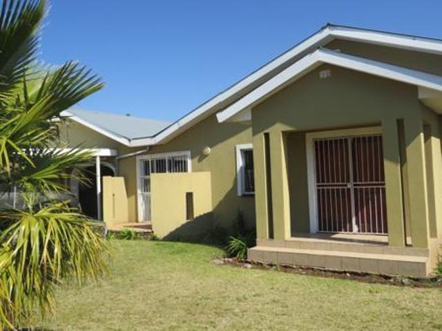5 Bedroom House in Komani Park