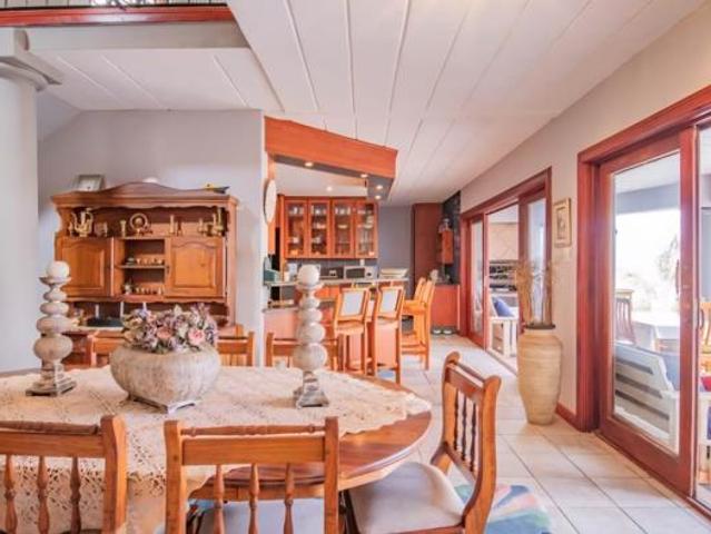 5 Bedroom House in Kosmos Ridge