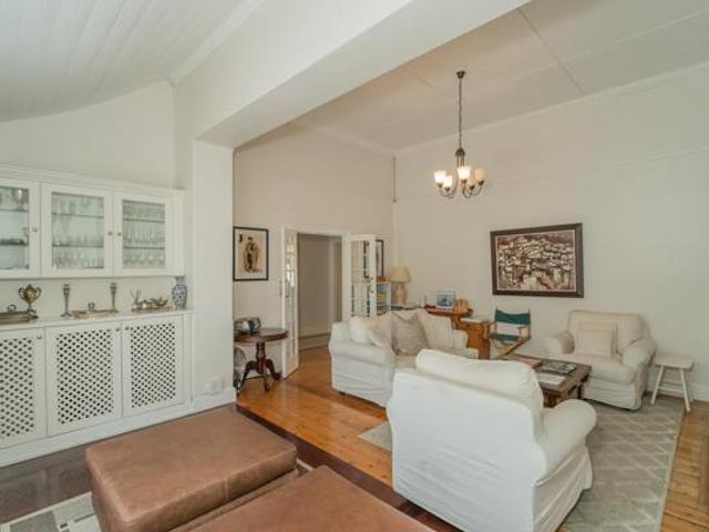 5 Bedroom House in Kenilworth Upper