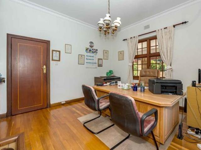 5 Bedroom House in Kenilworth Upper
