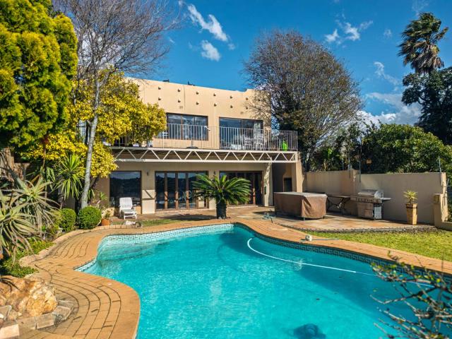 5 Bedroom House in Kensington