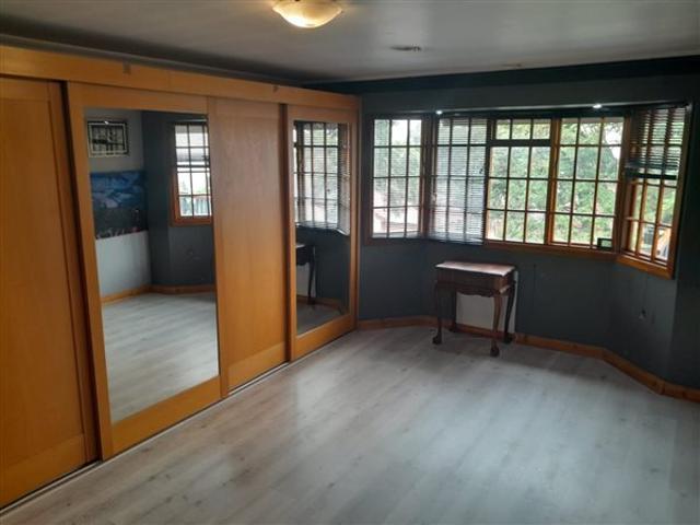 5 Bedroom House in Kensington