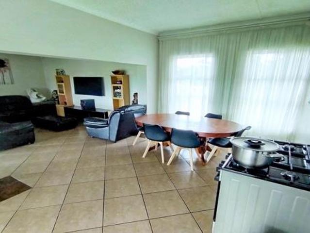 5 Bedroom House in King Williams Town Qonce Central