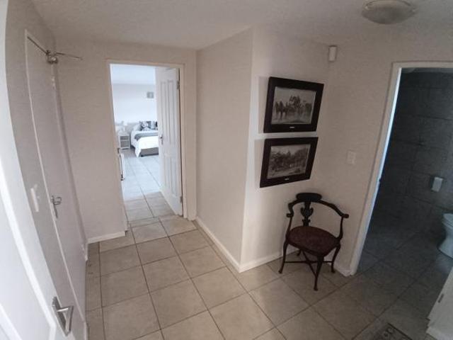 5 Bedroom House in Kleinemonde