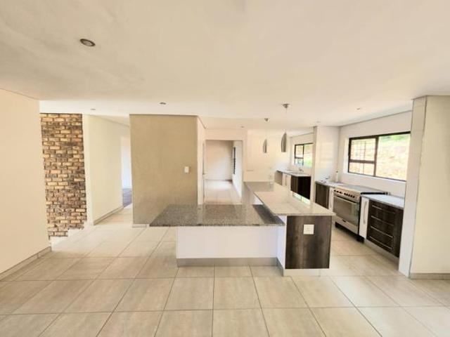 5 Bedroom House in Kloofendal