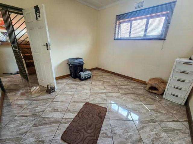 5 Bedroom House in Krugersdorp North