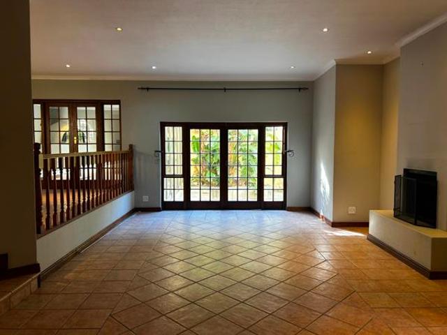 5 Bedroom House in Kronenzicht