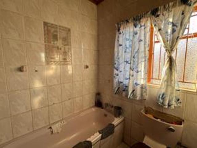 5 Bedroom House in Kutlwanong