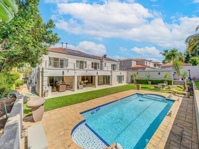 5 Bedroom House in Kyalami