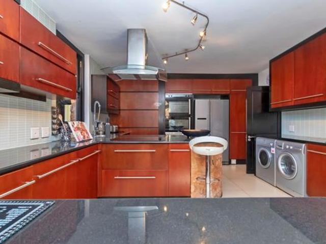 5 Bedroom House in Houghton Estate