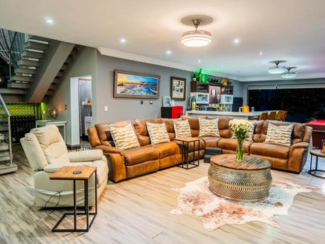 5 Bedroom House in Homes Haven