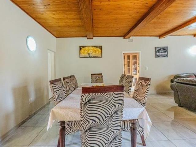 5 Bedroom House in Honey Hill