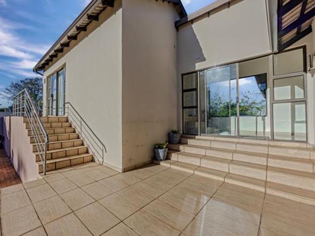 5 Bedroom House in Horison