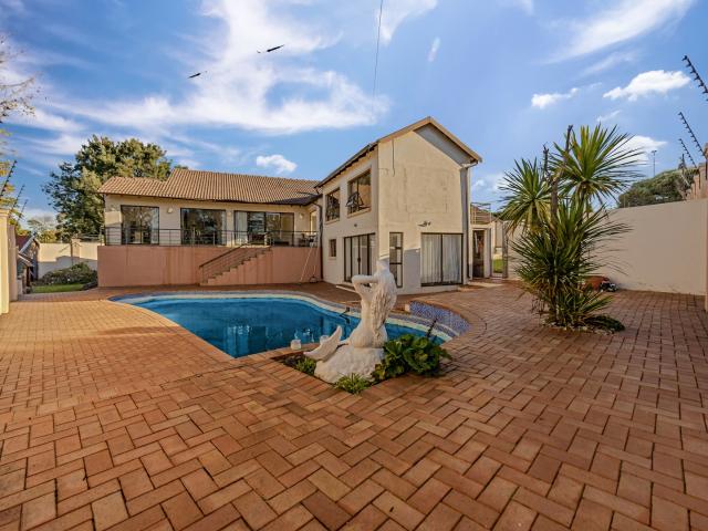 5 Bedroom House in Horison