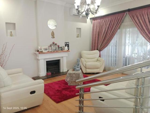 5 Bedroom House in Hayfields