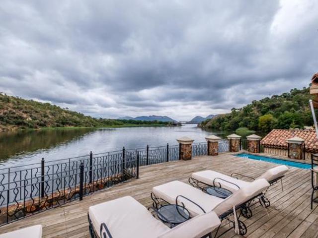 5 Bedroom House in Hartbeespoort Outlying