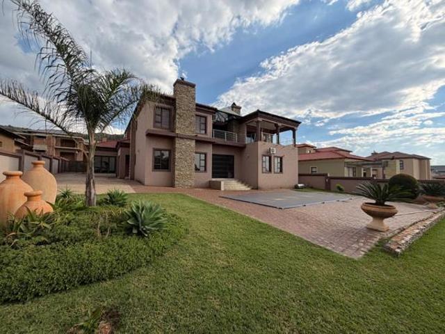 5 Bedroom House in Hartebeeshoek