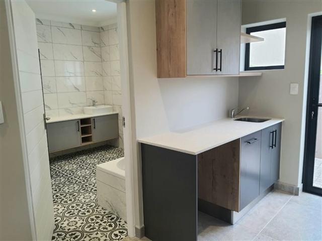 5 Bedroom House in Outeniquasbosch
