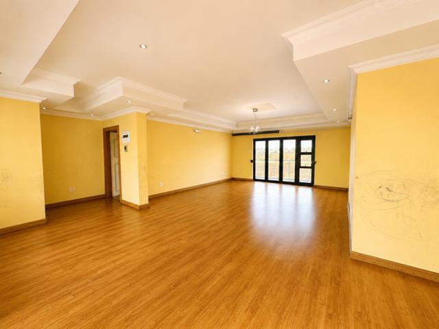 5 Bedroom House in Heuwelsig Estate