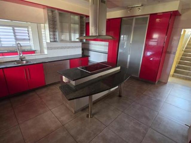 5 Bedroom House in Heuwelsig Estate