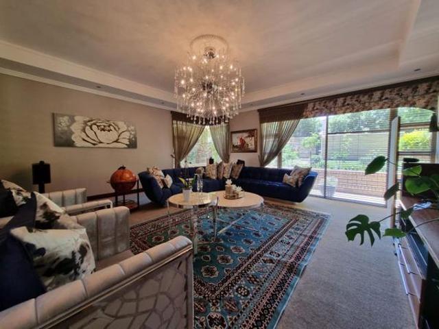 5 Bedroom House in Heuwelsig