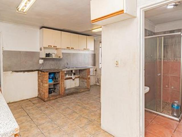 5 Bedroom House in Heather Park