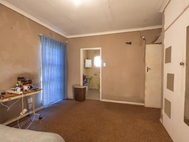 5 Bedroom House in Heidelberg Central
