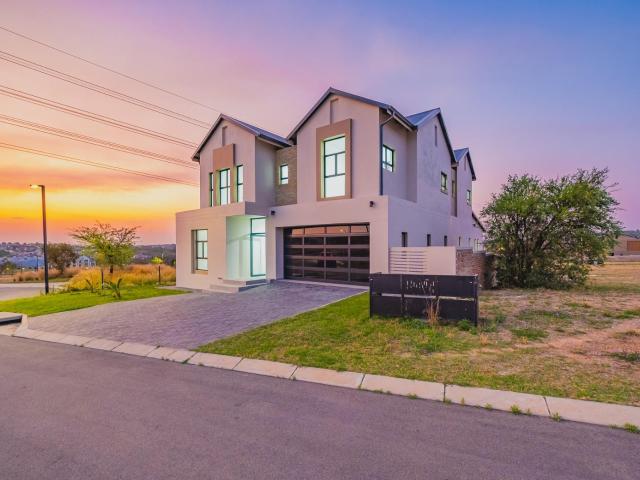 5 Bedroom House in Helderfontein Estate
