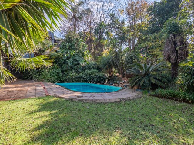 5 Bedroom House in Helderkruin