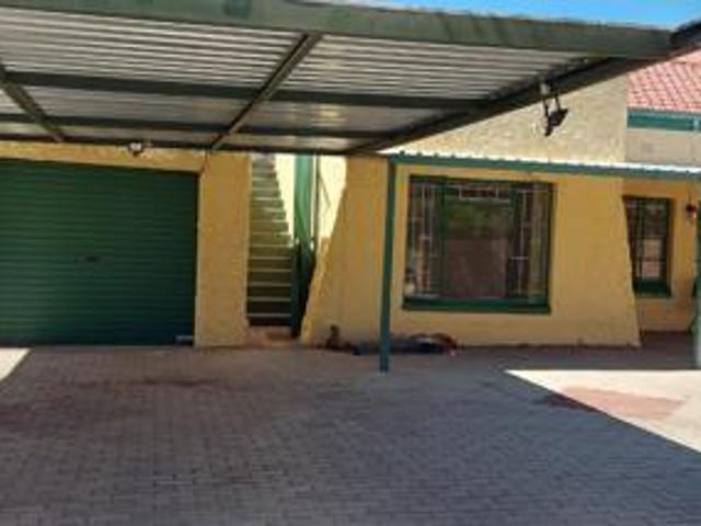 5 Bedroom House in Herlear