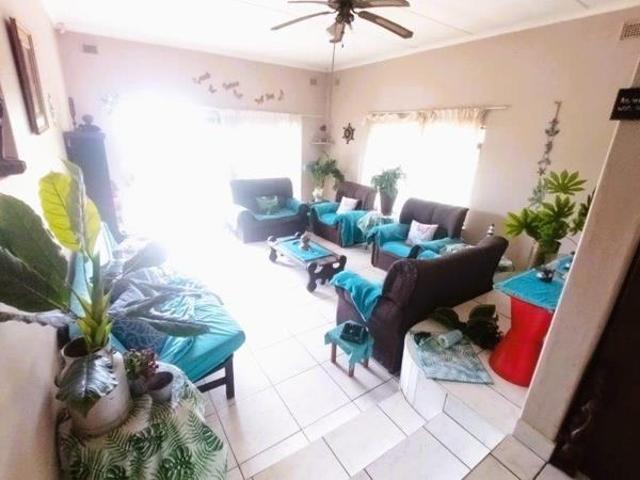 5 Bedroom House in Hibberdene
