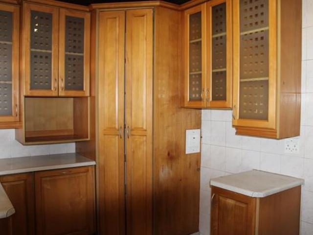5 Bedroom House in Hillary