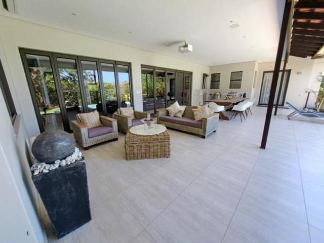 5 Bedroom House in Hilltop Private Estate