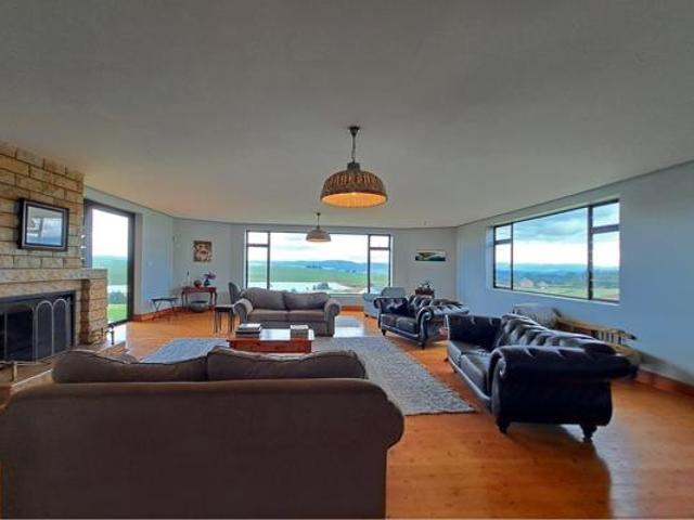 5 Bedroom House in Hilton