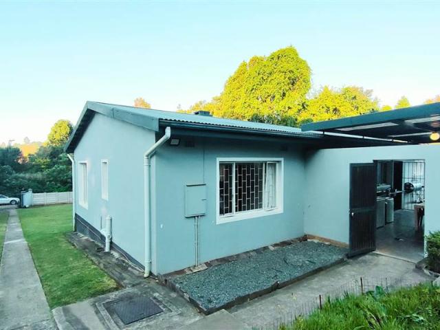5 Bedroom House in Hilton