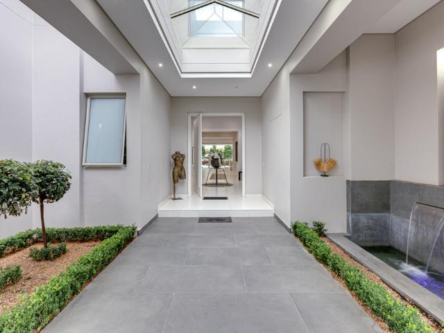 5 Bedroom House in Hyde Park