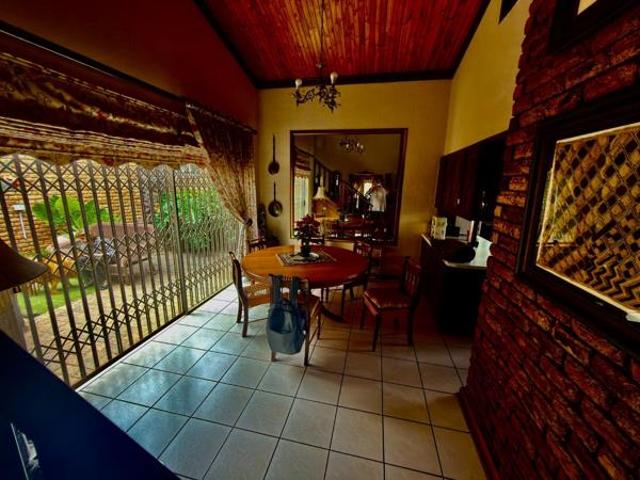 5 Bedroom House in Irene Park