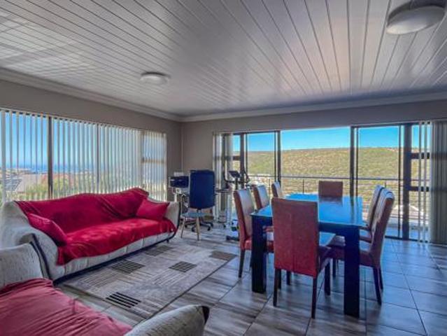 5 Bedroom House in Island View